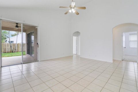 Villa ou maison à vendre à Palm City, Floride: 4 chambres, 171.13 m2 № 1223678 - photo 28