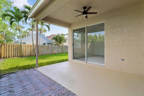 Casa en venta en Palm City, Florida, 4 dormitorios, 171.13 m2 № 1223678 - foto 11