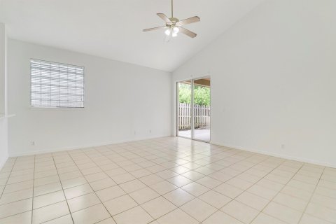 Villa ou maison à vendre à Palm City, Floride: 4 chambres, 171.13 m2 № 1223678 - photo 29