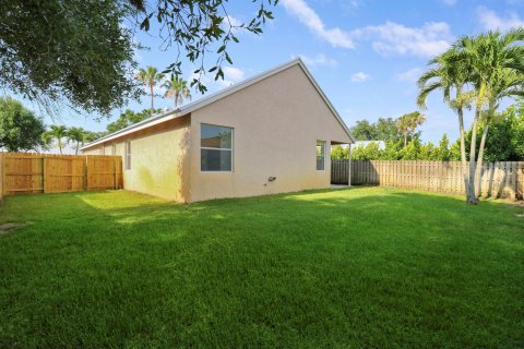 Villa ou maison à vendre à Palm City, Floride: 4 chambres, 171.13 m2 № 1223678 - photo 7