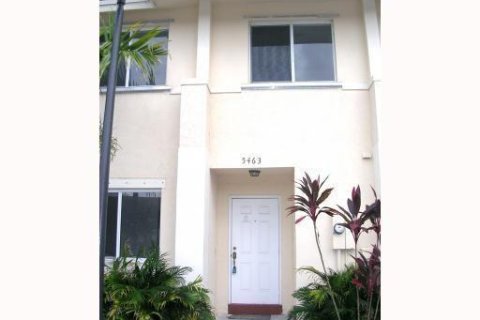 Townhouse in Pembroke Park, Florida 3 bedrooms, 135.64 sq.m. № 1223679 - photo 5