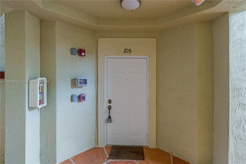 Townhouse in Miami, Florida 3 bedrooms, 131.92 sq.m. № 1381708 - photo 3