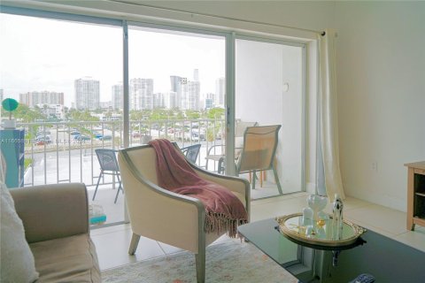 Condo in Sunny Isles Beach, Florida, 1 bedroom  № 1381664 - photo 7