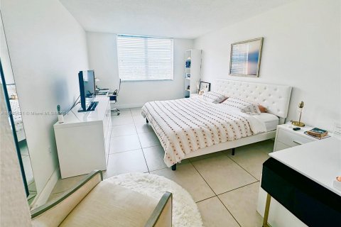 Condo in Sunny Isles Beach, Florida, 1 bedroom  № 1381664 - photo 23