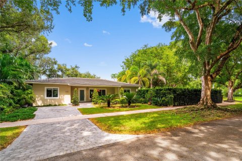 Villa ou maison à vendre à Coral Gables, Floride: 3 chambres, 184.13 m2 № 1381666 - photo 1