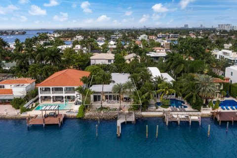 Villa ou maison à vendre à Miami Beach, Floride: 4 chambres, 286.7 m2 № 743744 - photo 5