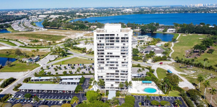 Condominio en West Palm Beach, Florida, 2 dormitorios  № 949991