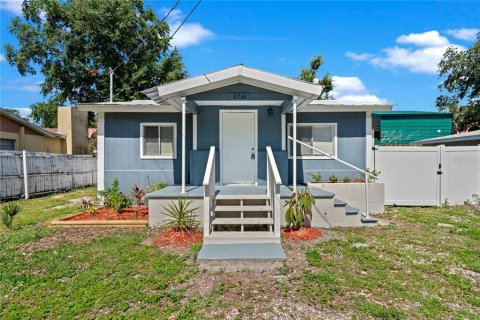 Casa en venta en Tampa, Florida, 3 dormitorios, 115.2 m2 № 1295809 - foto 1