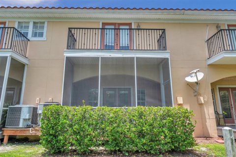 Townhouse in Saint Petersburg, Florida 3 bedrooms, 184.88 sq.m. № 1295687 - photo 29