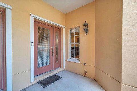 Townhouse in Saint Petersburg, Florida 3 bedrooms, 184.88 sq.m. № 1295687 - photo 5