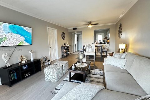 Condominio en venta en Hollywood, Florida, 1 dormitorio, 69.12 m2 № 1145764 - foto 5