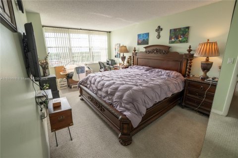 Copropriété à vendre à Pembroke Pines, Floride: 2 chambres, 102.19 m2 № 1145762 - photo 16