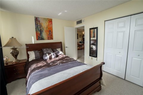 Copropriété à vendre à Pembroke Pines, Floride: 2 chambres, 102.19 m2 № 1145762 - photo 25