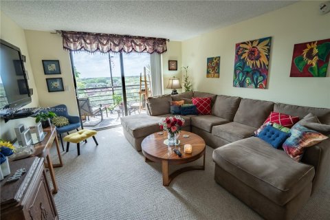 Condo in Pembroke Pines, Florida, 2 bedrooms  № 1145762 - photo 6