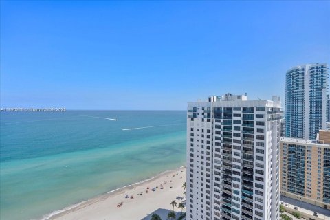 Condominio en venta en Hollywood, Florida, 2 dormitorios, 130.06 m2 № 878165 - foto 2