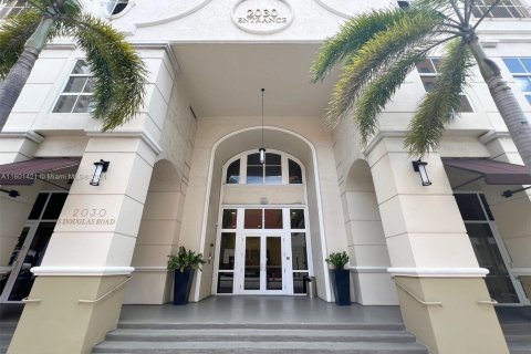 Copropriété à vendre à Coral Gables, Floride: 2 chambres, 103.49 m2 № 1216759 - photo 1