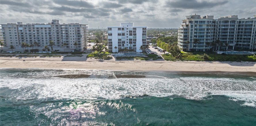 Condominio en Hillsboro Beach, Florida, 2 dormitorios  № 1168868