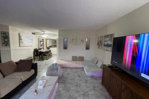 Copropriété à vendre à Hollywood, Floride: 1 chambre, 93.83 m2 № 1236662 - photo 3