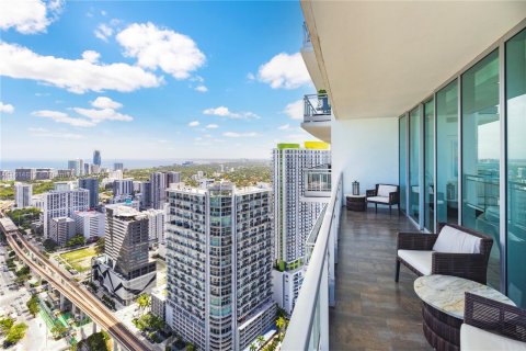 Condominio en venta en Miami, Florida, 3 dormitorios, 168.9 m2 № 1236655 - foto 1