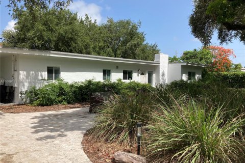 Villa ou maison à louer à Miami, Floride: 3 chambres, 169.64 m2 № 1236664 - photo 1