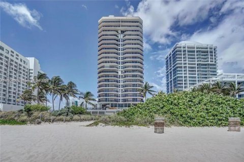 Condominio en venta en Miami Beach, Florida, 2 dormitorios, 114.27 m2 № 1441970 - foto 9