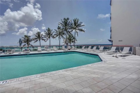 Condominio en venta en Miami Beach, Florida, 2 dormitorios, 114.27 m2 № 1441970 - foto 7