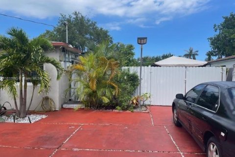 Immobilier commercial à vendre à Hallandale Beach, Floride: 148.36 m2 № 1232796 - photo 3