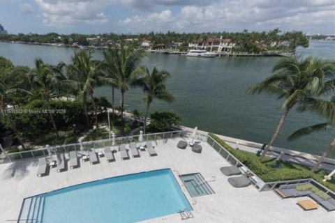 Condominio en venta en Miami Beach, Florida, 3 dormitorios, 155.05 m2 № 1232769 - foto 6