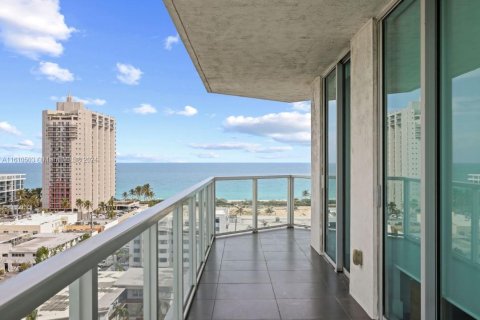 Condominio en venta en Miami Beach, Florida, 3 dormitorios, 155.05 m2 № 1232769 - foto 17