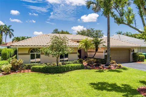 House in Coral Springs, Florida 5 bedrooms, 261.52 sq.m. № 1217624 - photo 11