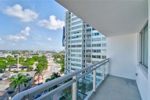 Condo in Miami Beach, Florida, 2 bedrooms  № 1232630 - photo 10