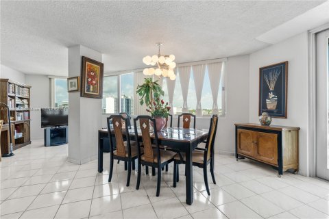 Condo in Miami Beach, Florida, 2 bedrooms  № 1232630 - photo 6