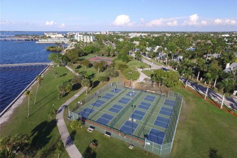 Villa ou maison à vendre à Punta Gorda, Floride: 3 chambres, 215.16 m2 № 664238 - photo 9