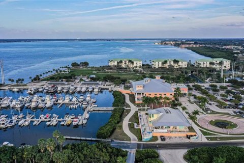 Villa ou maison à vendre à Punta Gorda, Floride: 3 chambres, 215.16 m2 № 664238 - photo 8