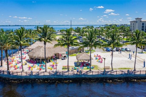 Casa en venta en Punta Gorda, Florida, 3 dormitorios, 215.16 m2 № 664238 - foto 4