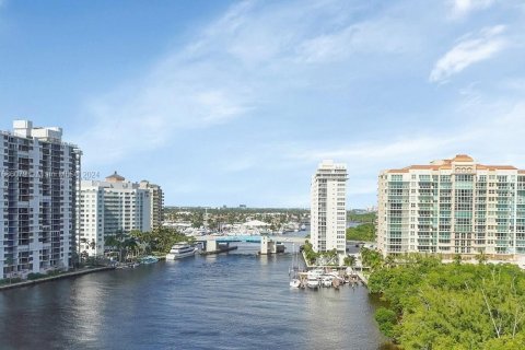 Condo in Fort Lauderdale, Florida, 3 bedrooms  № 1427428 - photo 2