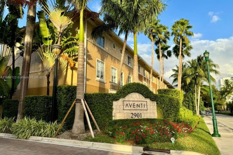 Townhouse in Aventura, Florida 1 bedroom, 79.8 sq.m. № 1423554 - photo 14