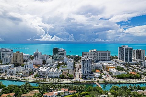 Condo in Miami Beach, Florida, 1 bedroom  № 1281493 - photo 22