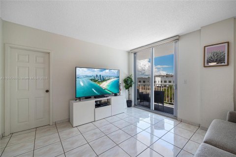 Condo in Miami Beach, Florida, 1 bedroom  № 1281493 - photo 4