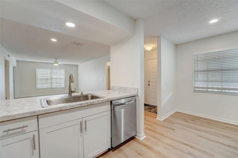 Condo in Hudson, Florida, 2 bedrooms  № 1109491 - photo 6