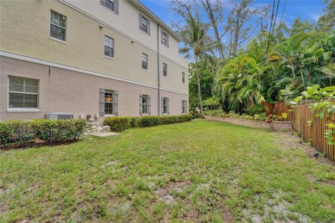 Adosado en venta en Fort Lauderdale, Florida, 3 dormitorios, 303.7 m2 № 1272517 - foto 28