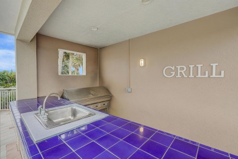 Condo in Hutchinson Island South, Florida, 3 bedrooms  № 1185320 - photo 9