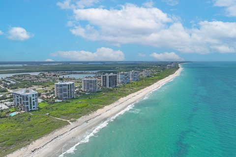 Condo in Hutchinson Island South, Florida, 3 bedrooms  № 1185320 - photo 15