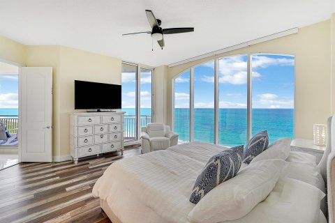 Condo in Hutchinson Island South, Florida, 3 bedrooms  № 1185320 - photo 27