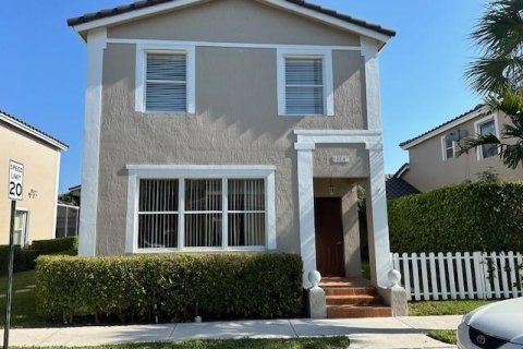 Adosado en venta en Coral Springs, Florida, 3 dormitorios, 151.8 m2 № 1185313 - foto 1