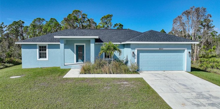 House in Port Charlotte, Florida 3 bedrooms, 152.36 sq.m. № 1425098