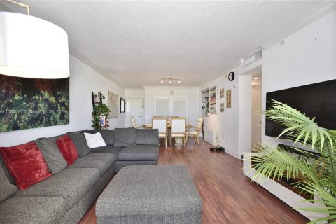 Condo in Miami Beach, Florida, 1 bedroom  № 1290938 - photo 11