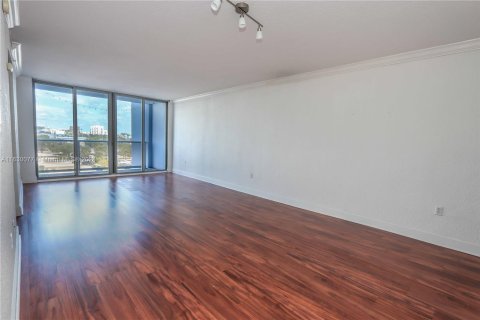 Condo in Miami Beach, Florida, 1 bedroom  № 1290938 - photo 5