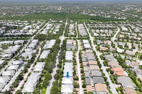 Immobilier commercial à vendre à Jupiter, Floride: 256.87 m2 № 638717 - photo 11