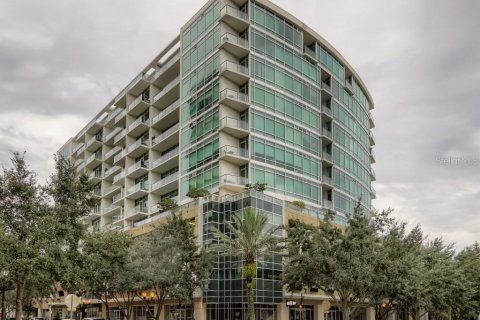 Condo in Orlando, Florida, 2 bedrooms  № 1383877 - photo 1